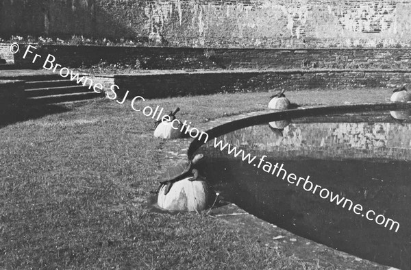 HEYWOOD HOUSE  IN THE ITALIAN GARDEN